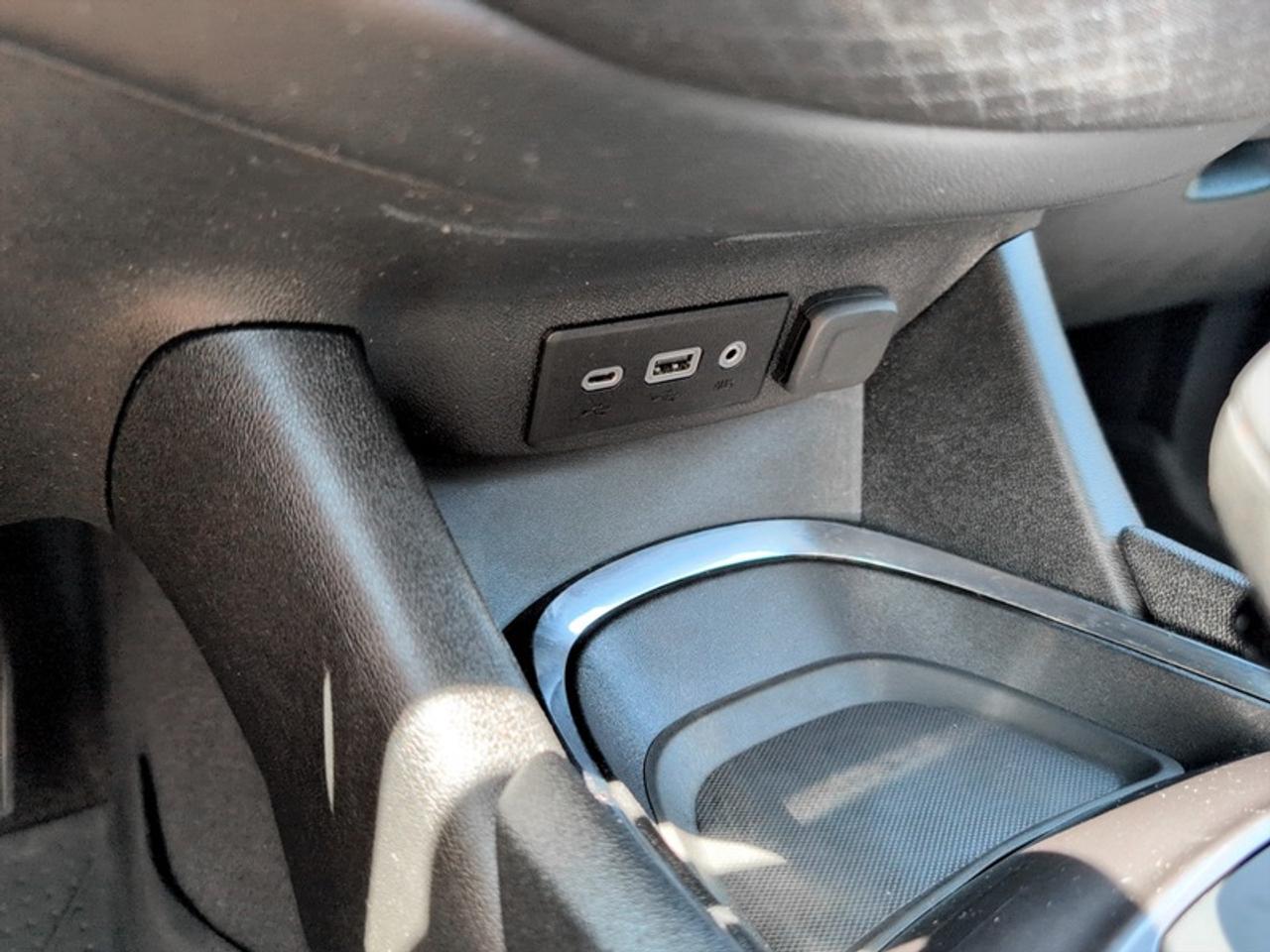 2023 Chevrolet Malibu LT  **APPLE CP - HTD SEATS** Photo