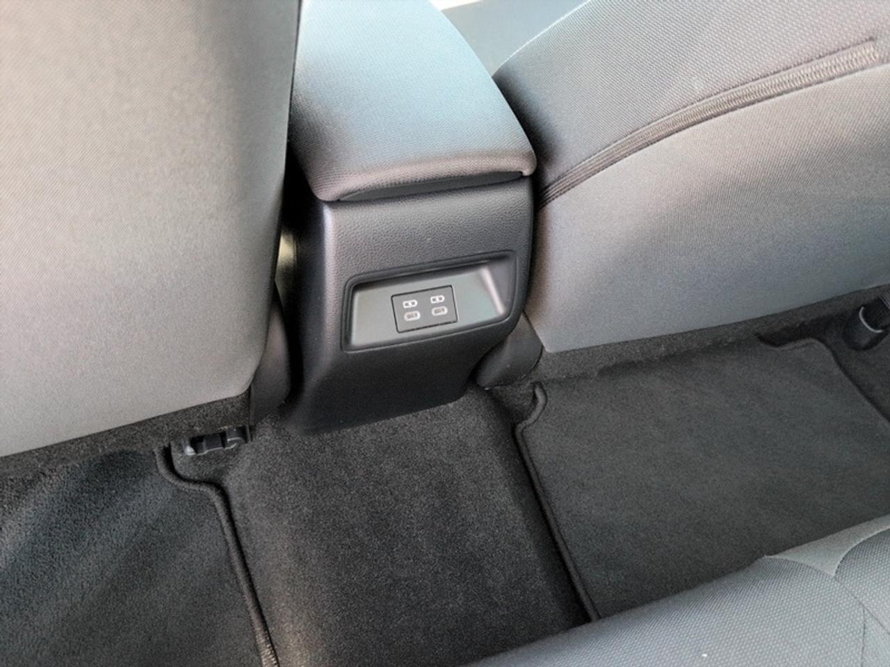 2024 Toyota Corolla LE  **CLEAN CARFAX - HYBRID** Photo