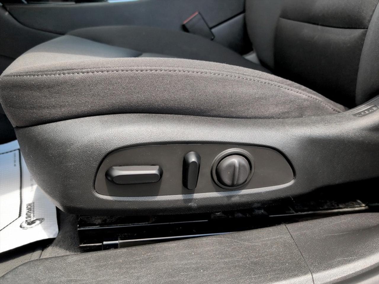 2023 Chevrolet Malibu LT  **HTD SEATS - REM START** Photo