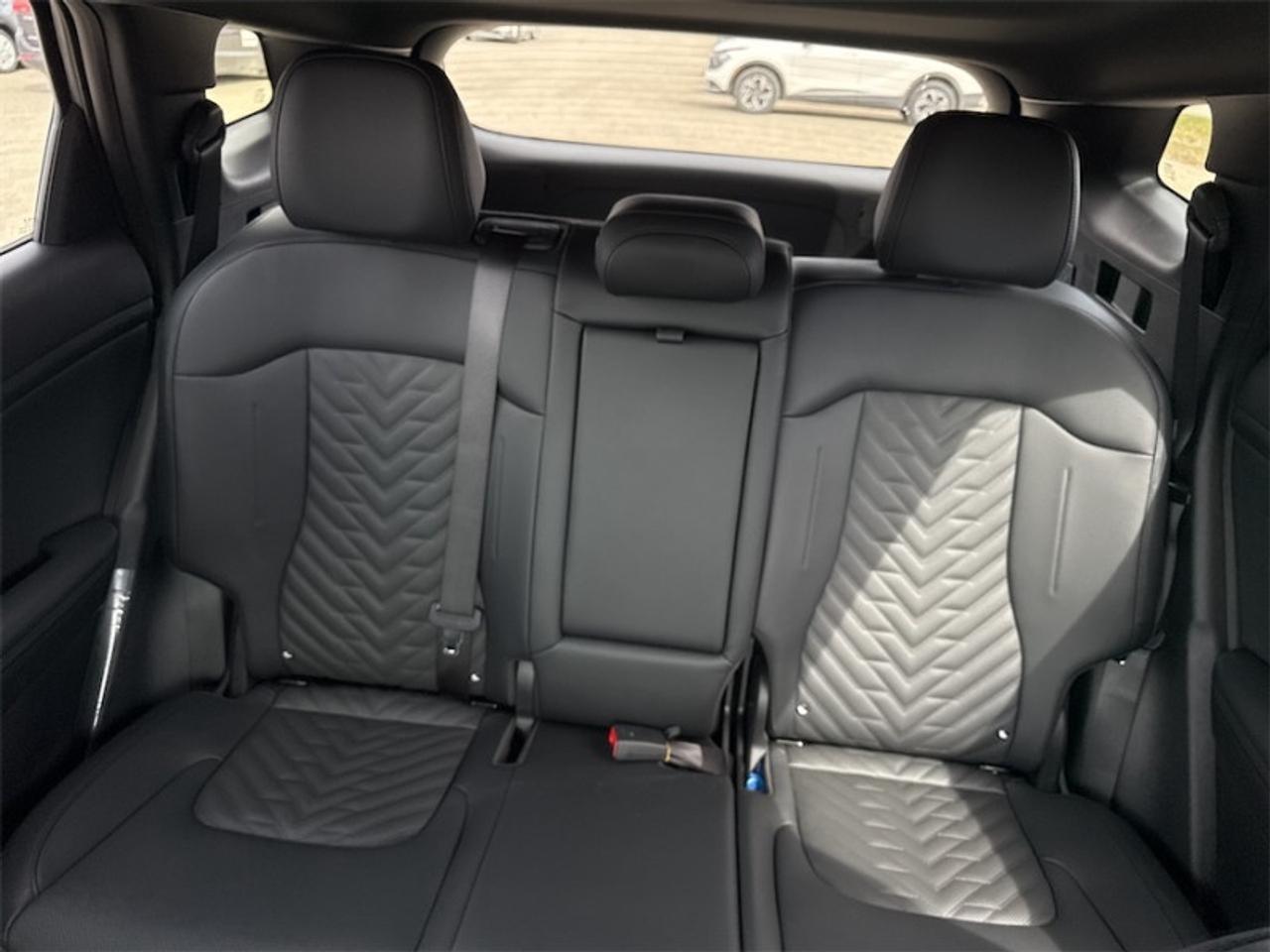2026 Kia Sportage X-LINE LIMITED  Panoramic Sunroof - $333 B/W Photo