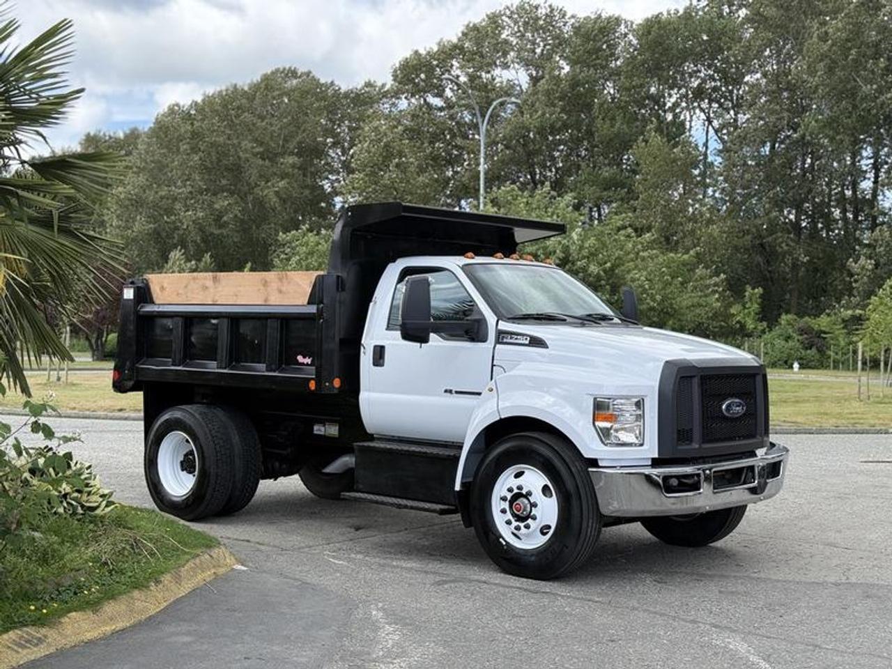 This 2017 Ford F-750 dump truck is powered by a 6.7L Power Stroke diesel engine paired with an automatic transmission and configured as a 4x2 with dual rear wheels and air brakes. Equipped with a Rugby dump box and Chelsea PTO, this truck offers a practical setup for construction, hauling, municipal, or commercial work applications.

The dump body measures approximately 9 feet long, 7 feet 2 inches wide, and 3 feet high. Additional equipment includes an exhaust brake, cruise control, AM/FM radio, pintle trailer hitch, and power windows and power door locks. Finished in white with a gray cloth interior, this F-750 provides a capable medium-duty dump truck platform for demanding jobsite and fleet use.

Transport dimensions are approximately 20 feet 6 inches long, 8 feet 8 inches wide, and 9 feet 4 inches high. This item is currently OFFSITE. You must register an appointment with our office to schedule an offsite viewing. Appointments must be made a minimum of one business day in advance (and as defined by the days that Repo.com is open for business) before your appointment can be scheduled and confirmed. We may, at our own discretion, instead opt to transport smaller items to Repo.coms main yard for viewing purposes.  $108,830.00 plus $375 processing fee, $109,205.00 total payment obligation before taxes.   Listing report, warranty, contract commitment cancellation fee, financing available on approved credit (some limitations and exceptions may apply). All above specifications and information is considered to be accurate but is not guaranteed and no opinion or advice is given as to whether this item should be purchased. We do not allow test drives due to theft, fraud, acts of vandalism and undetectable impaired driving. Instead we provide the following benefits: Complimentary Warranty (with options to extend), Limited Money Back Satisfaction Guarantee on Fully Completed Contracts, Contract Commitment Cancellation, and an Open-Ended Sell-Back Option. Ask seller for details or call 604-522-REPO(7376) to confirm listing availability.