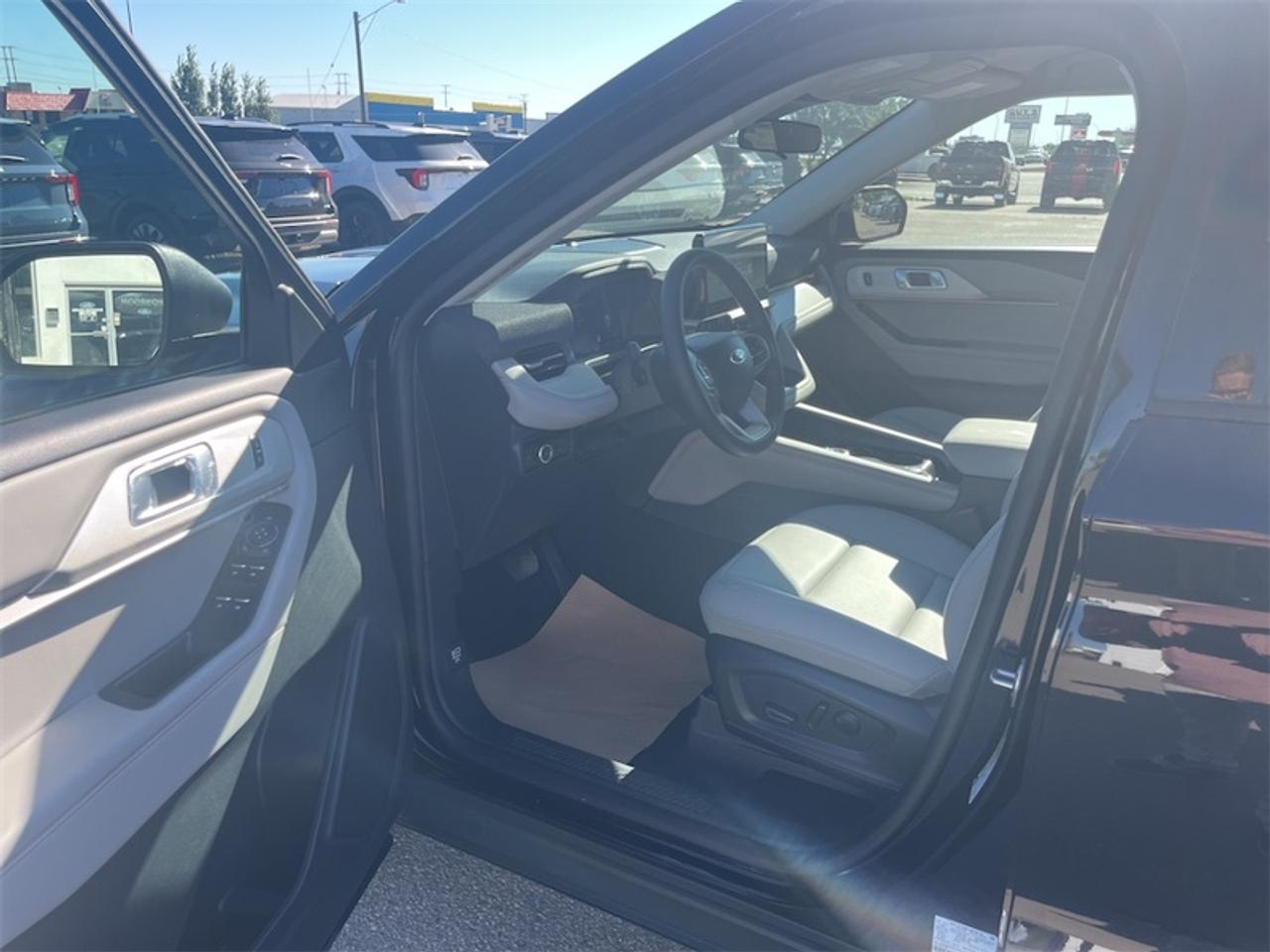 2026 Ford Explorer Active  - Heated Seats Photo5