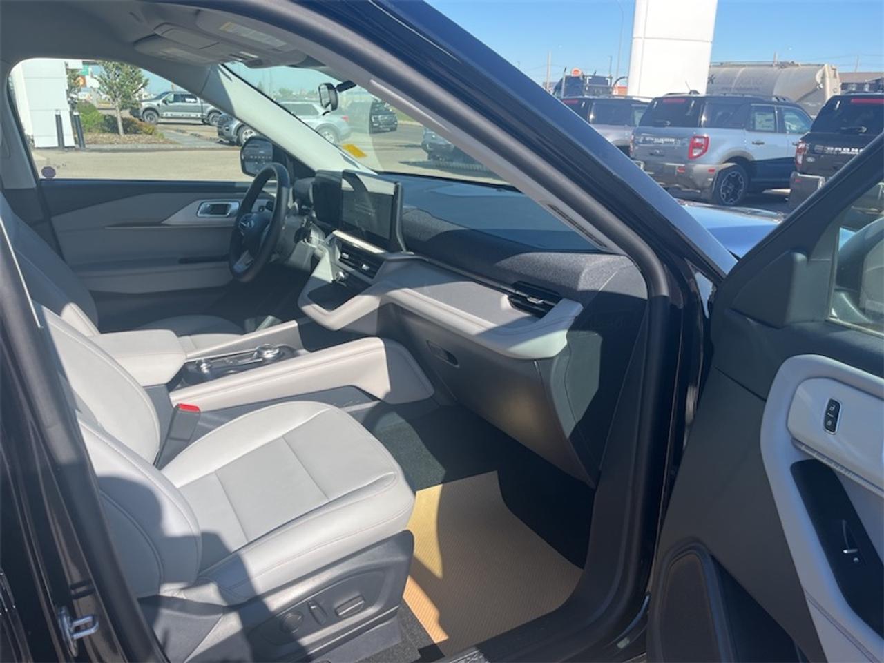 2026 Ford Explorer Active  - Heated Seats Photo5