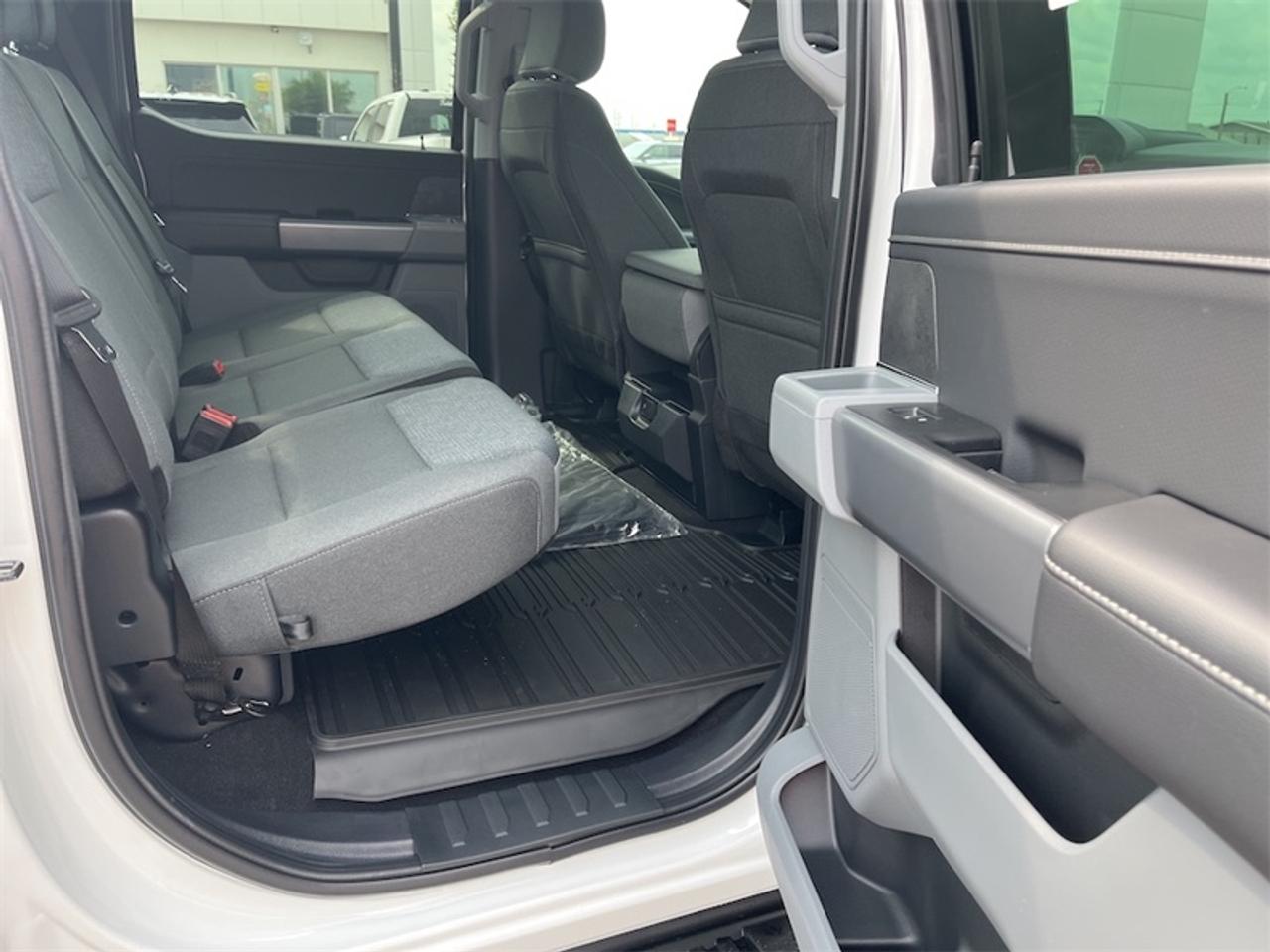 2026 Ford F-150 XLT  - Tow Package - Running Boards Photo5
