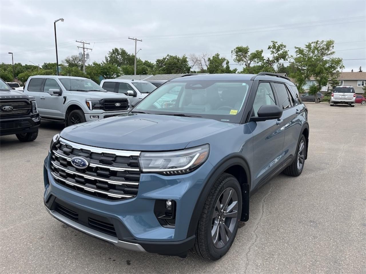 2026 Ford Explorer Active Photo5