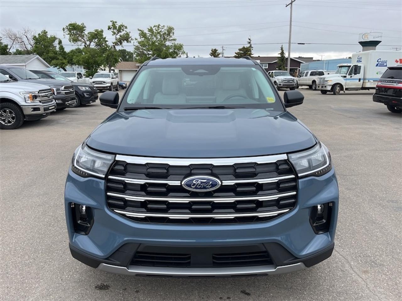 2026 Ford Explorer Active Photo3