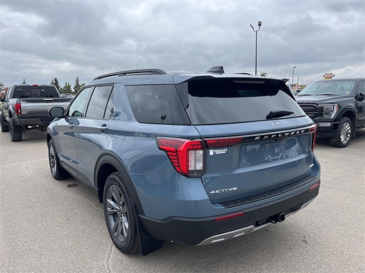 2026 Ford Explorer Active Photo5