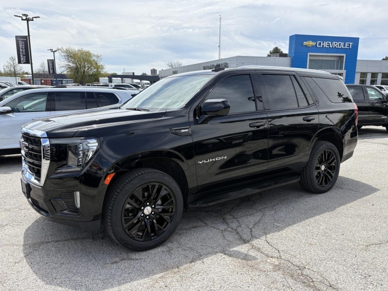2024 GMC Yukon SLE Photo