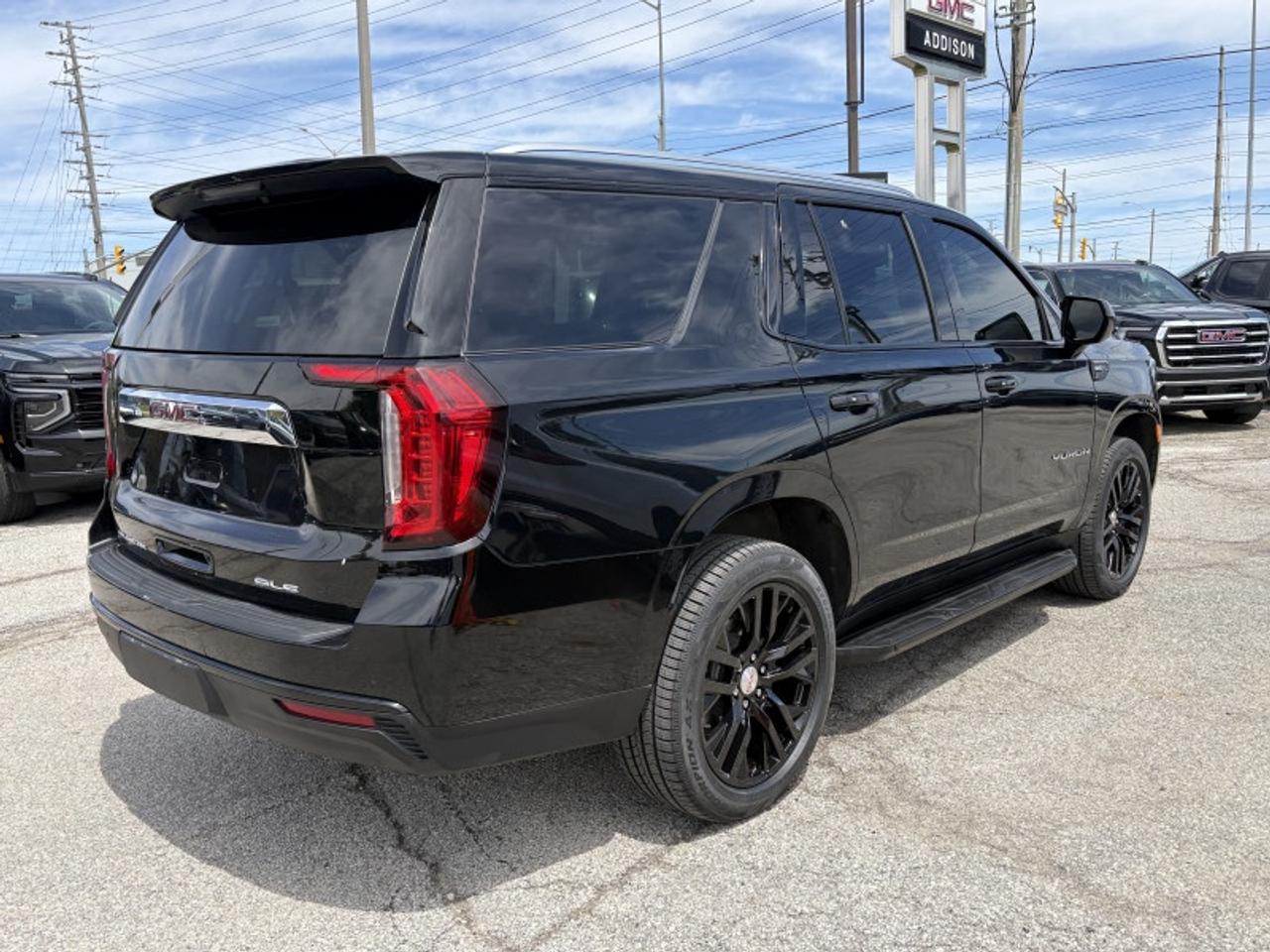 2024 GMC Yukon SLE Photo