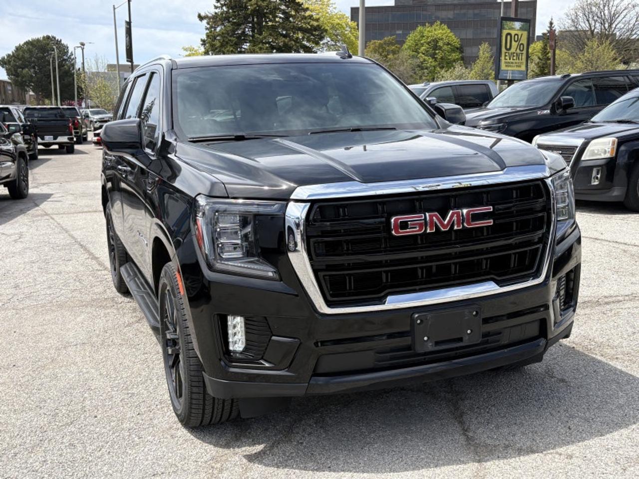 2024 GMC Yukon SLE Photo