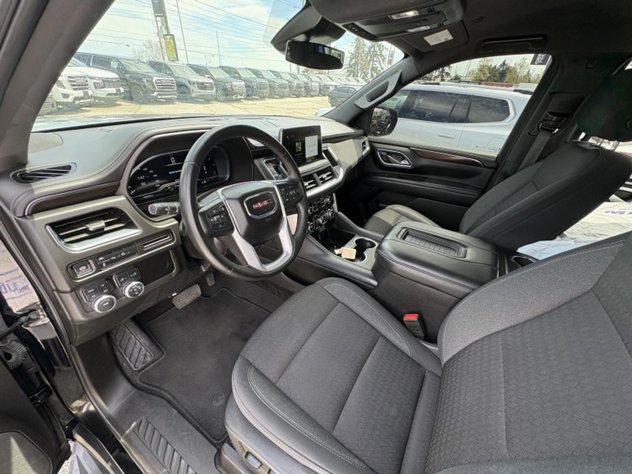 2024 GMC Yukon SLE Photo