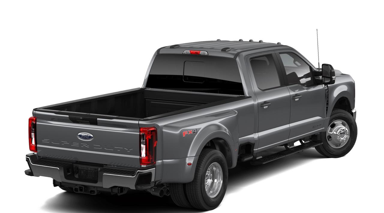 2026 Ford SuperDuty F-350® XLT Photo2