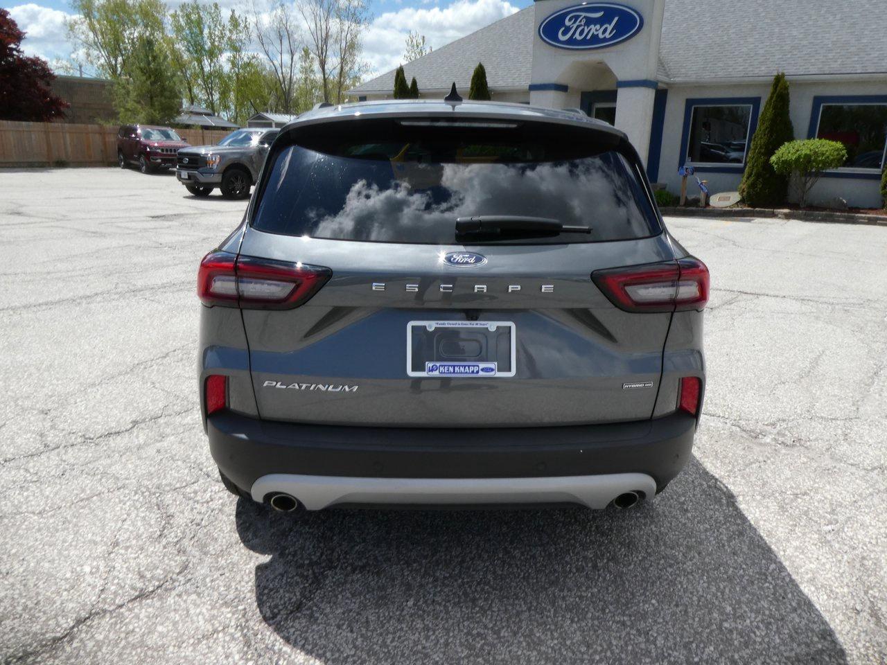 2023 Ford Escape Hybrid Platinum | Heated Seats | Backup Cam | Nav | Photo