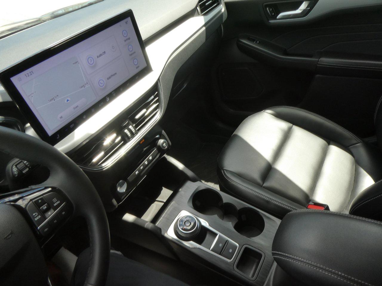 2023 Ford Escape Hybrid Platinum | Heated Seats | Backup Cam | Nav | Photo