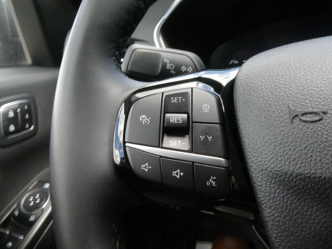2023 Ford Escape Hybrid Platinum | Heated Seats | Backup Cam | Nav | Photo