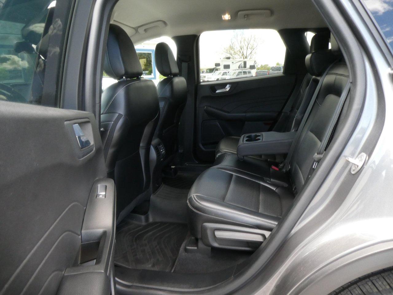 2023 Ford Escape Hybrid Platinum | Heated Seats | Backup Cam | Nav | Photo