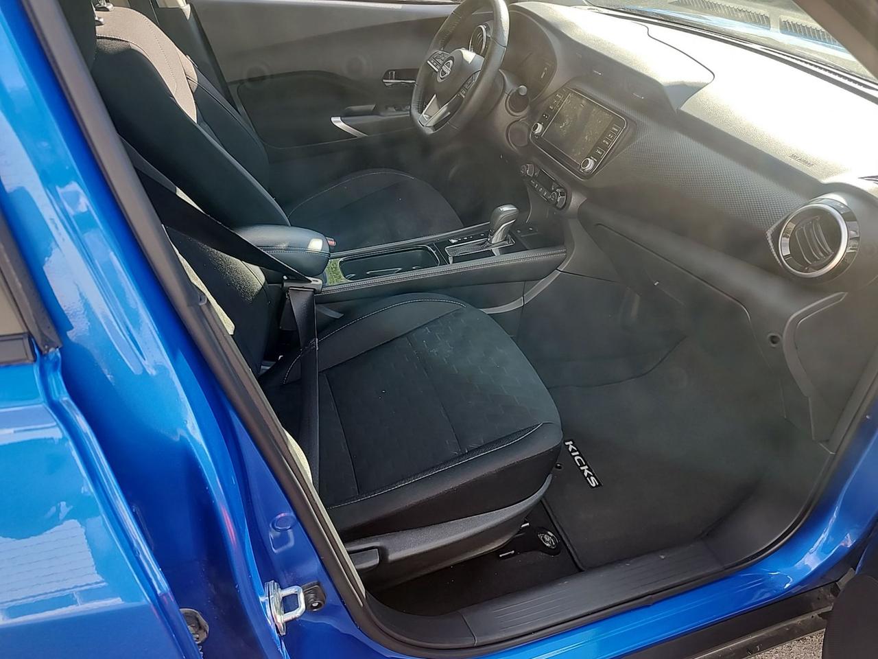 2025 Nissan Kicks SV Photo