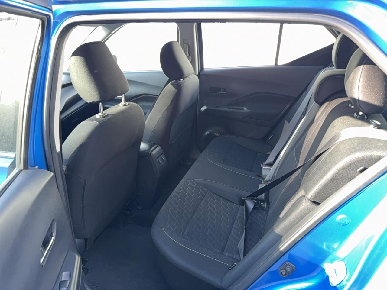 2025 Nissan Kicks Play SV - HEATED SEATS - HEAED WHEEL - APPLE CARPLAY - ANDROID AUTO - CRUISE CONTROL - FACTORY WARRANTY Photo