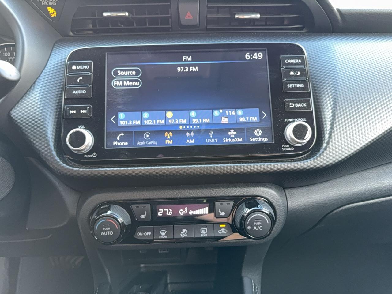 2025 Nissan Kicks Play SV - HEATED SEATS - HEAED WHEEL - APPLE CARPLAY - ANDROID AUTO - CRUISE CONTROL - FACTORY WARRANTY Photo