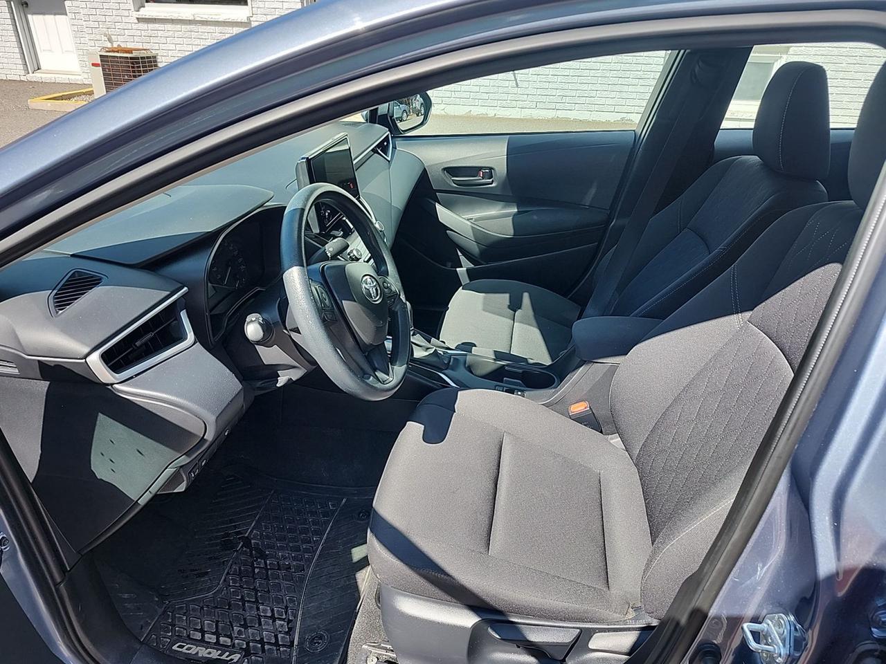 2025 Toyota Corolla LE Photo