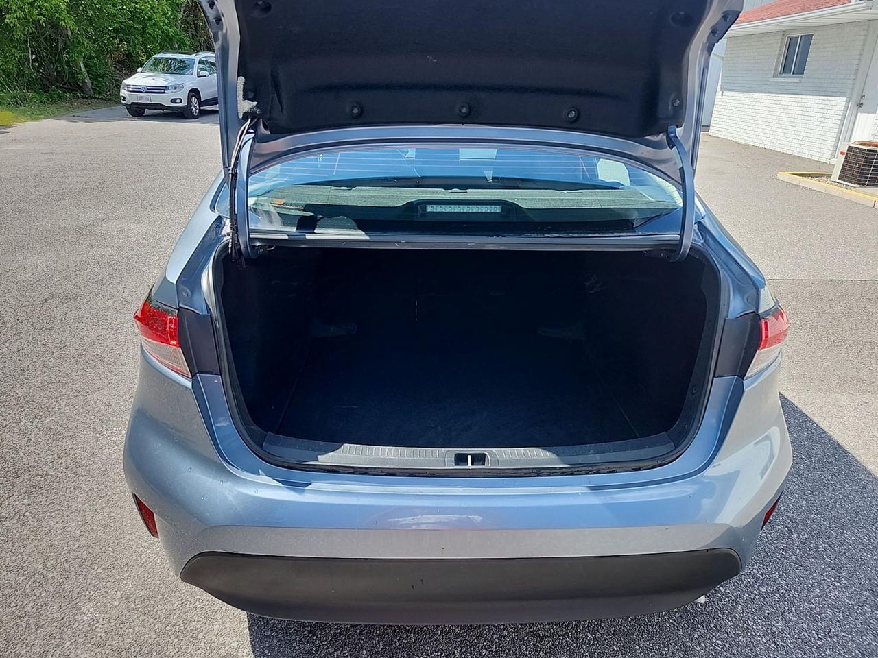 2025 Toyota Corolla LE Photo