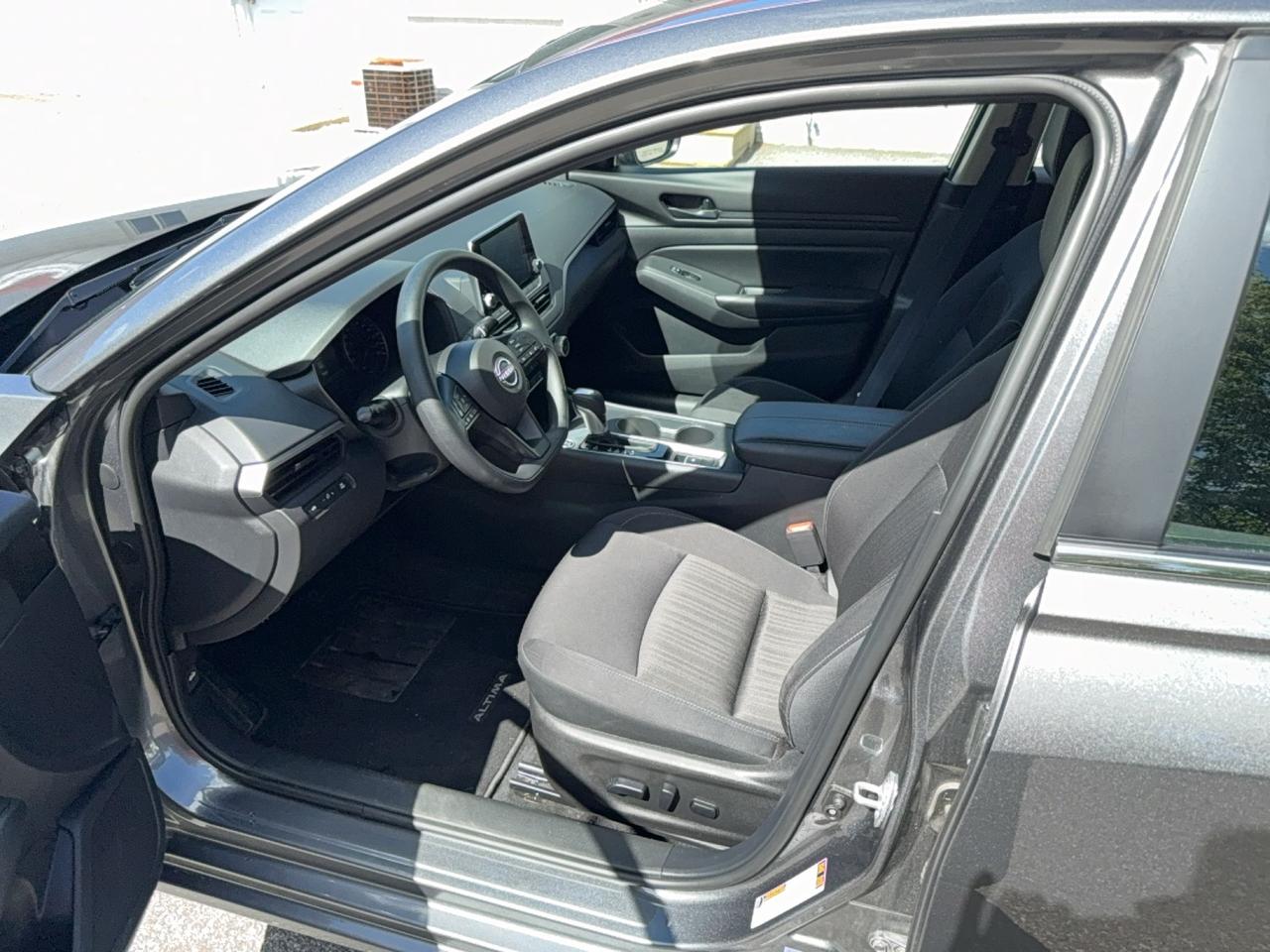 2025 Nissan Altima S Photo
