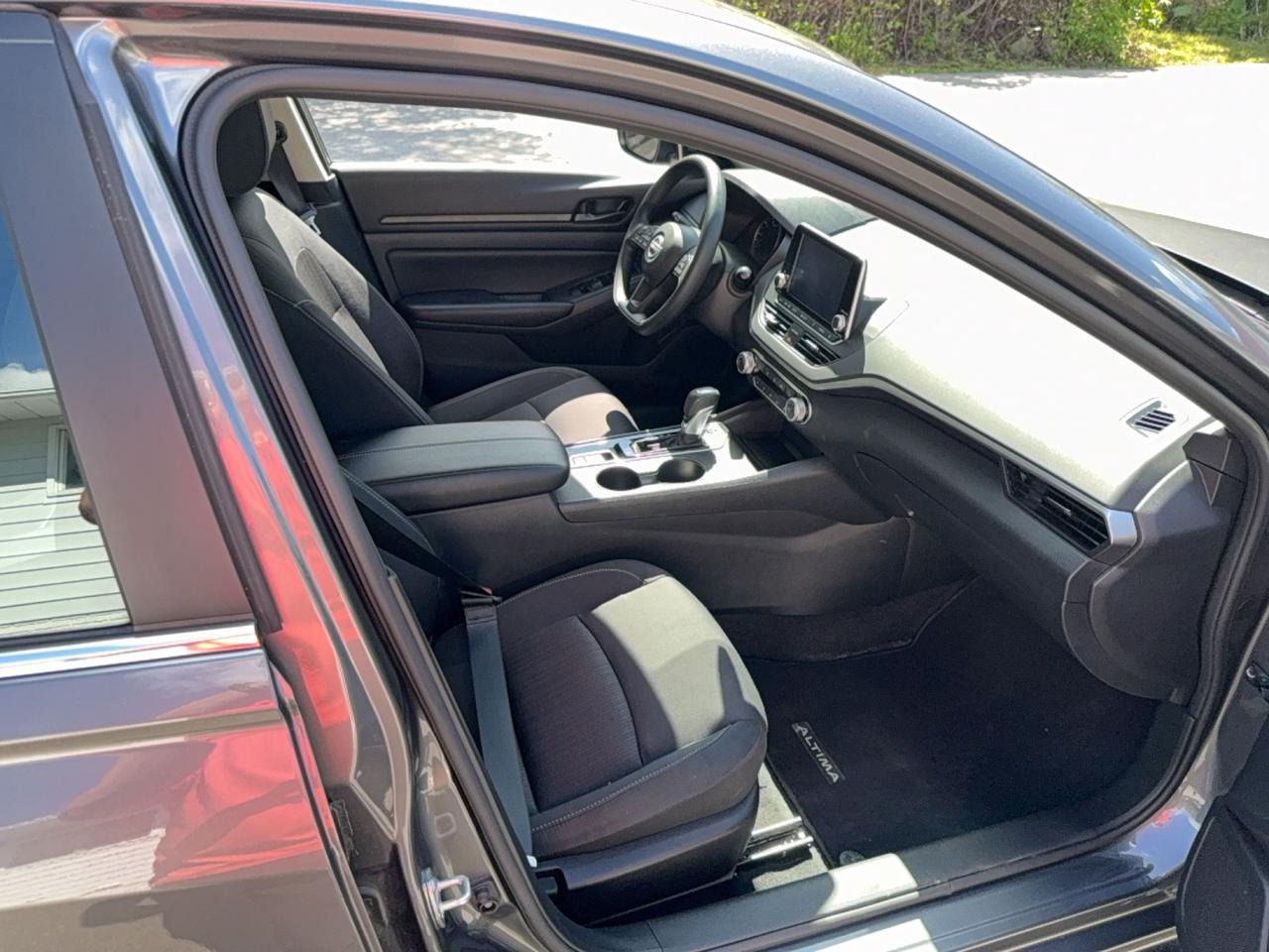 2025 Nissan Altima S Photo