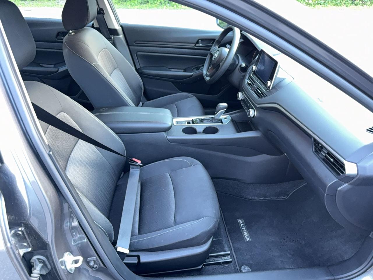 2025 Nissan Altima S AWD - HEATED - SEATS - APPLE CARPLAY - ANDROID AUTO - CRUISE CONTROL Photo