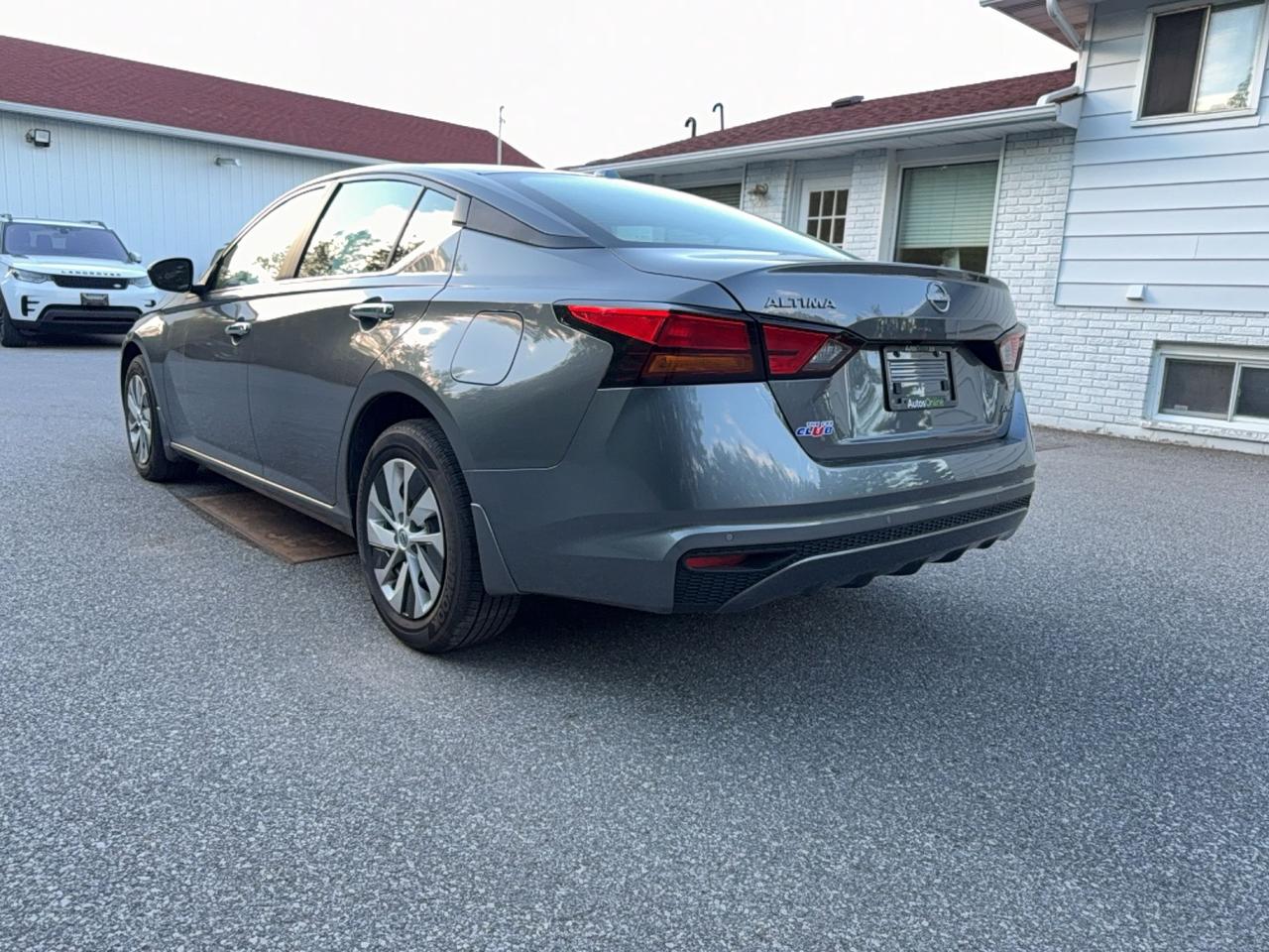 2025 Nissan Altima S AWD - HEATED - SEATS - APPLE CARPLAY - ANDROID AUTO - CRUISE CONTROL Photo2