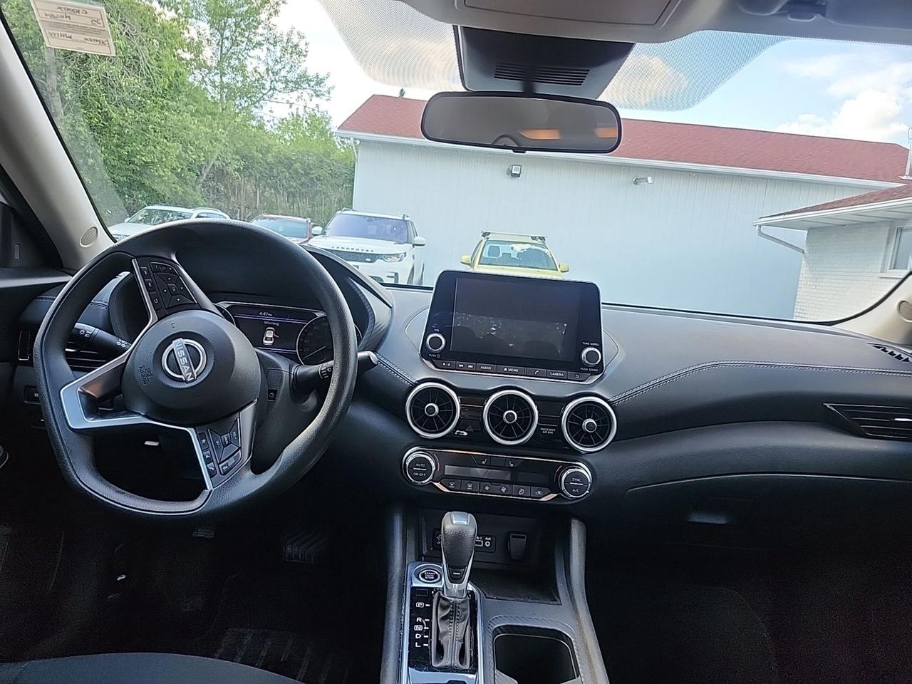 2025 Nissan Sentra SV Photo