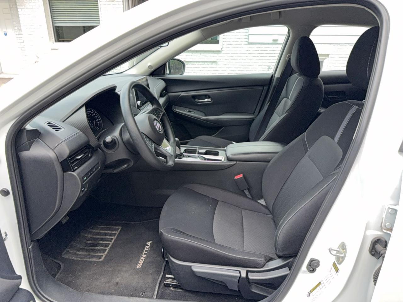 2025 Nissan Sentra SV - AUTO - AIR - PWR GRP - DRIVE ASSIST Photo