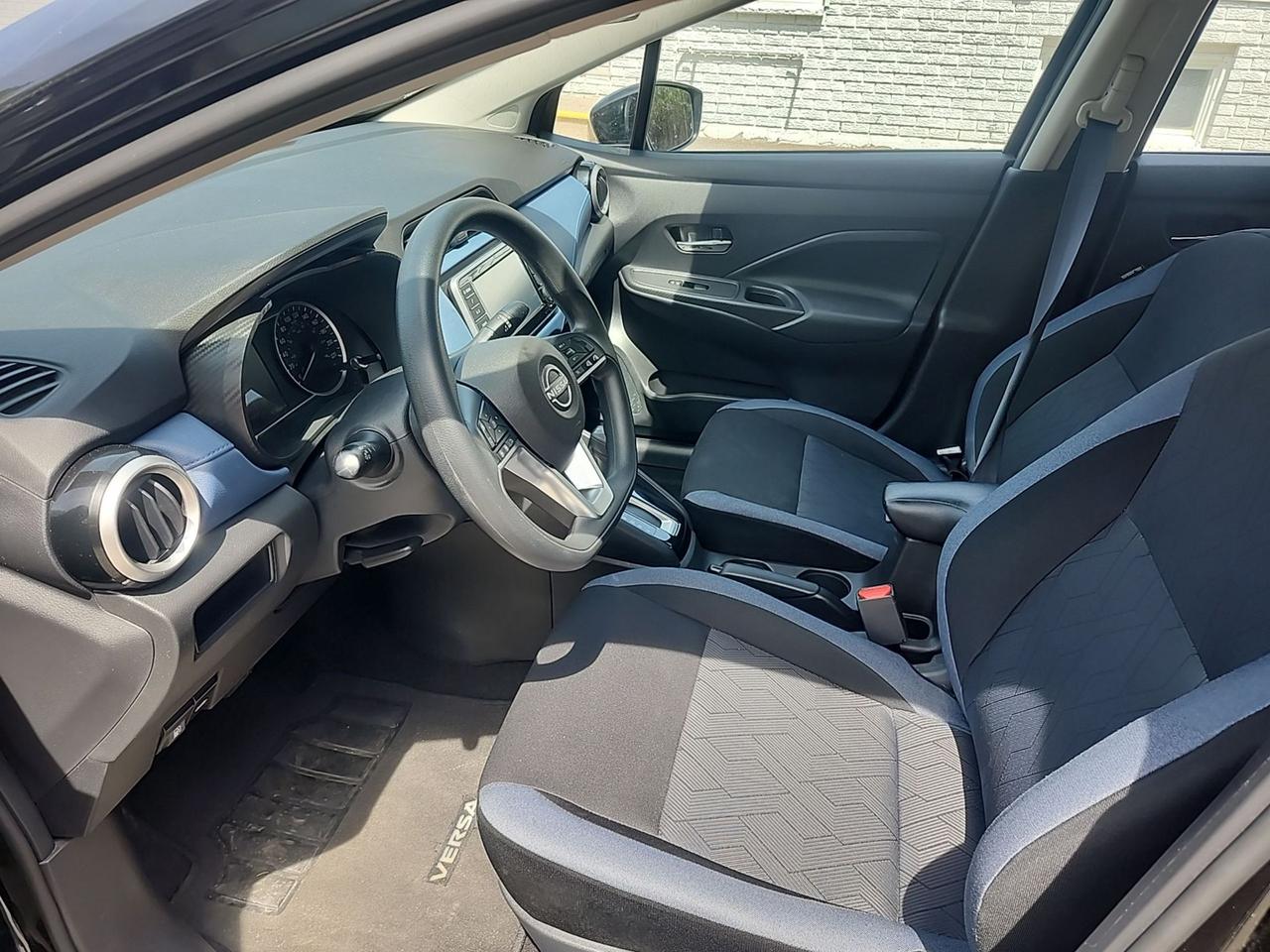 2025 Nissan Versa SV Photo