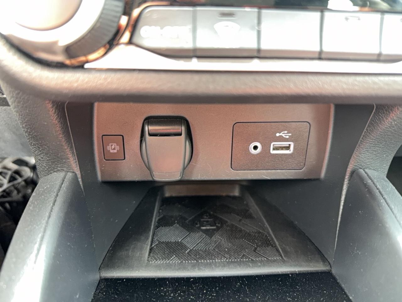 2025 Nissan Versa SV - AUTO - A/C - POWER GRP - ALLOYS - FUEL MISER Photo