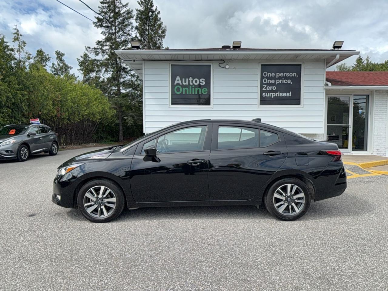 2025 Nissan Versa SV - AUTO - A/C - POWER GRP - ALLOYS - FUEL MISER Photo1