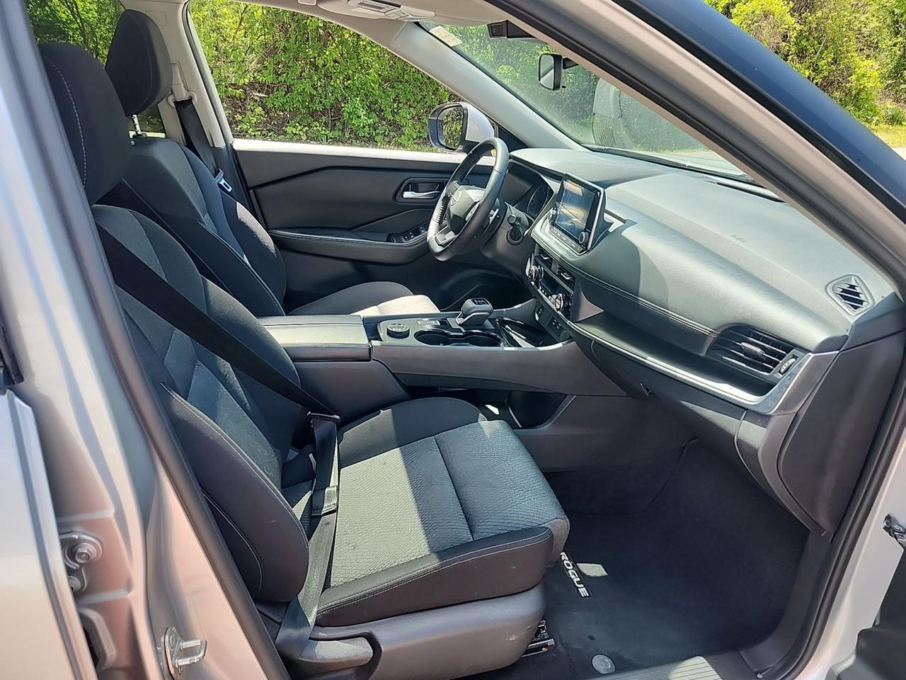 2025 Nissan Rogue SV MOONROOF Photo