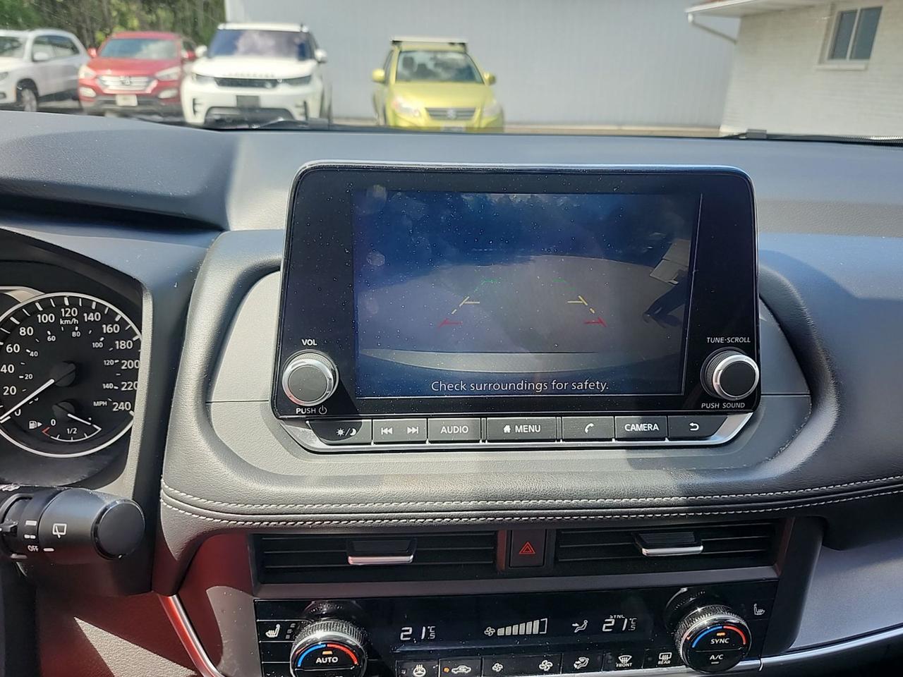 2025 Nissan Rogue SV MOONROOF Photo