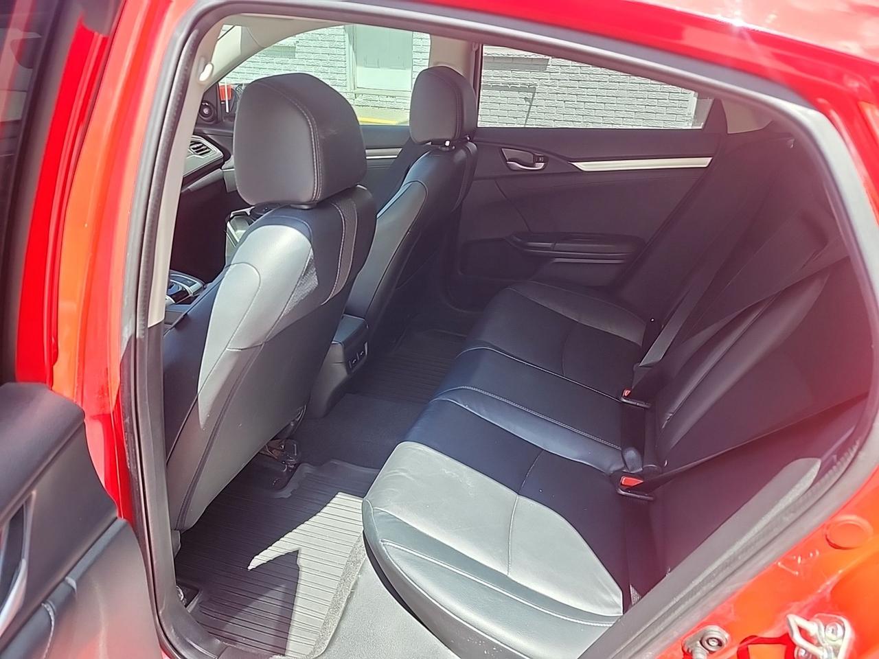 2020 Honda Civic Sedan Touring Photo