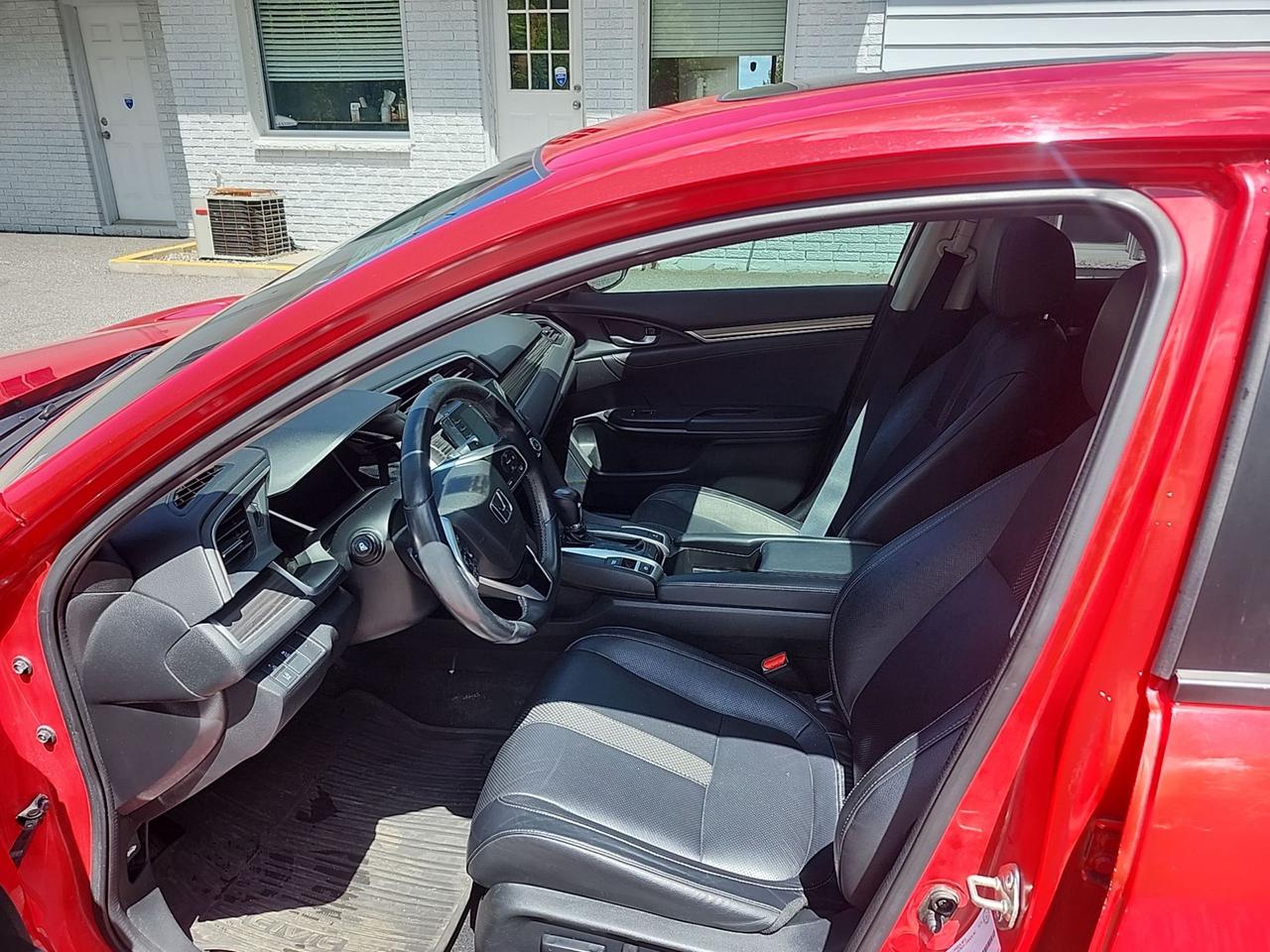 2020 Honda Civic Sedan Touring Photo