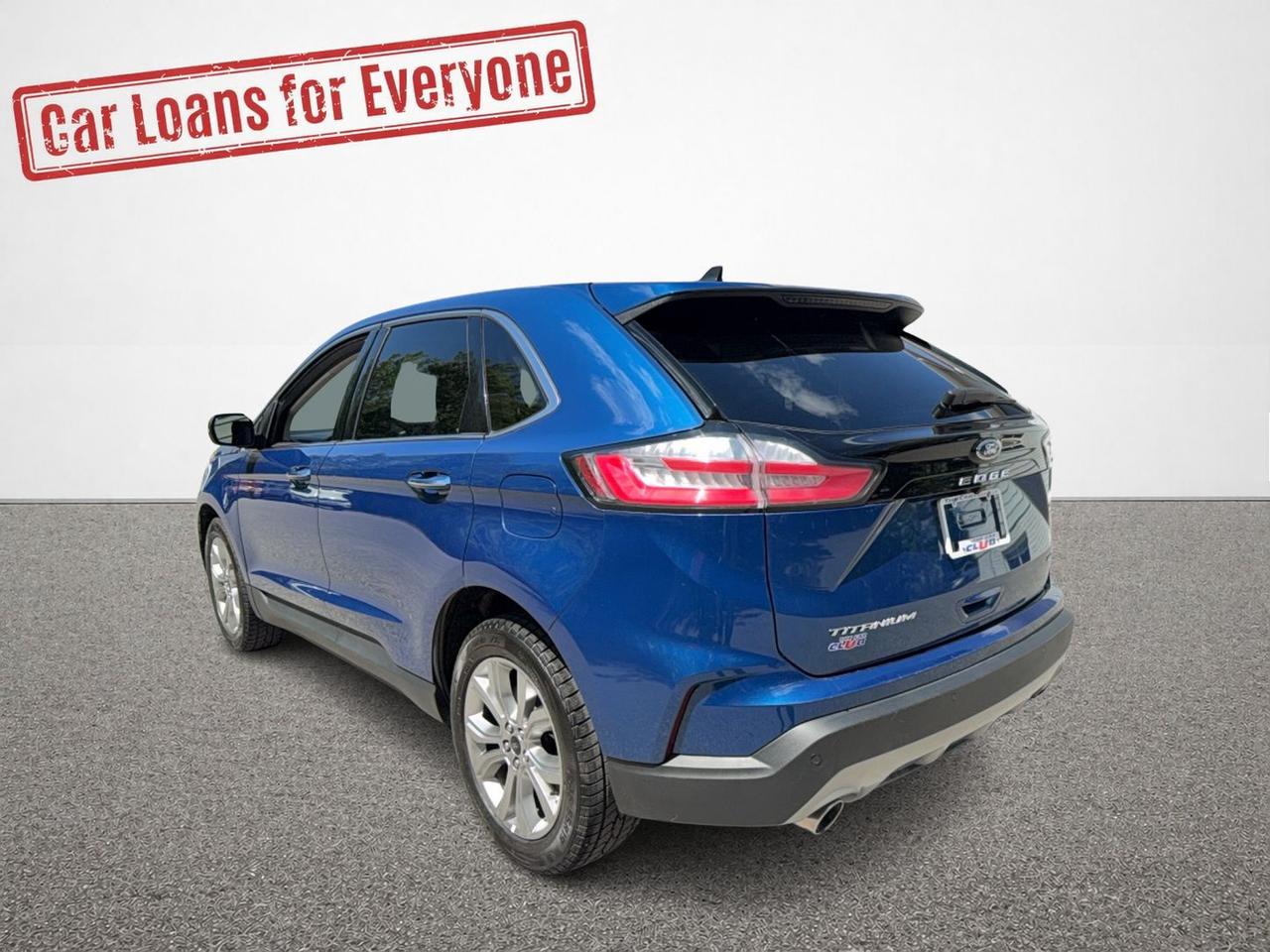2024 Ford Edge Titanium Photo2