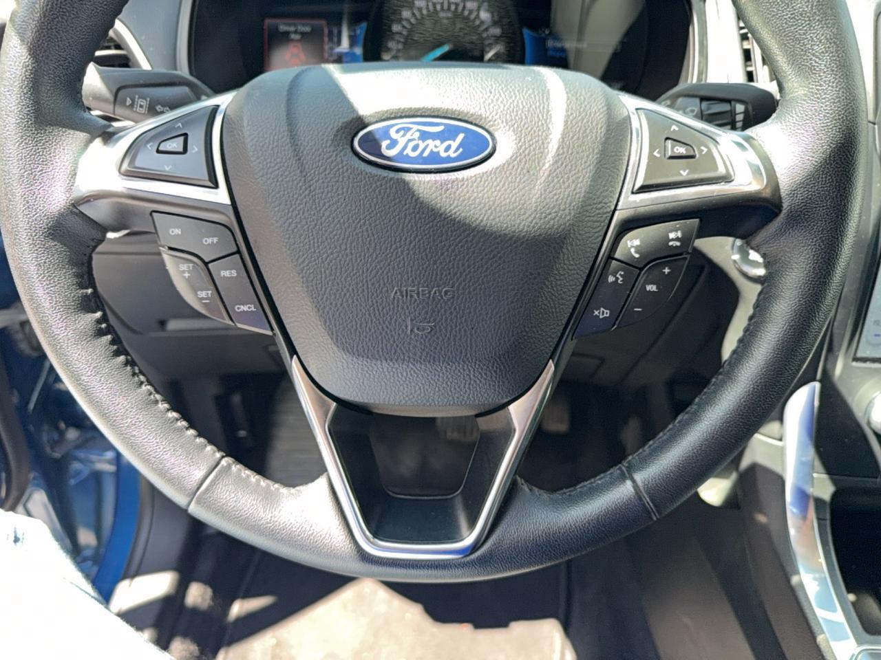 2024 Ford Edge Titanium Photo