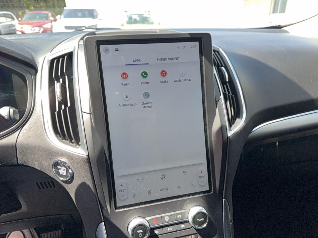2024 Ford Edge Titanium Photo