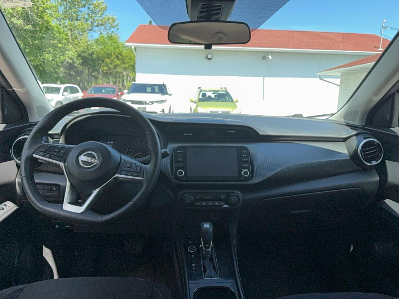 2024 Nissan Kicks SV -  HEATED SEATS - APPLE CARPLAY - ANDROID AUTO - FACTORY WARRANTY Photo