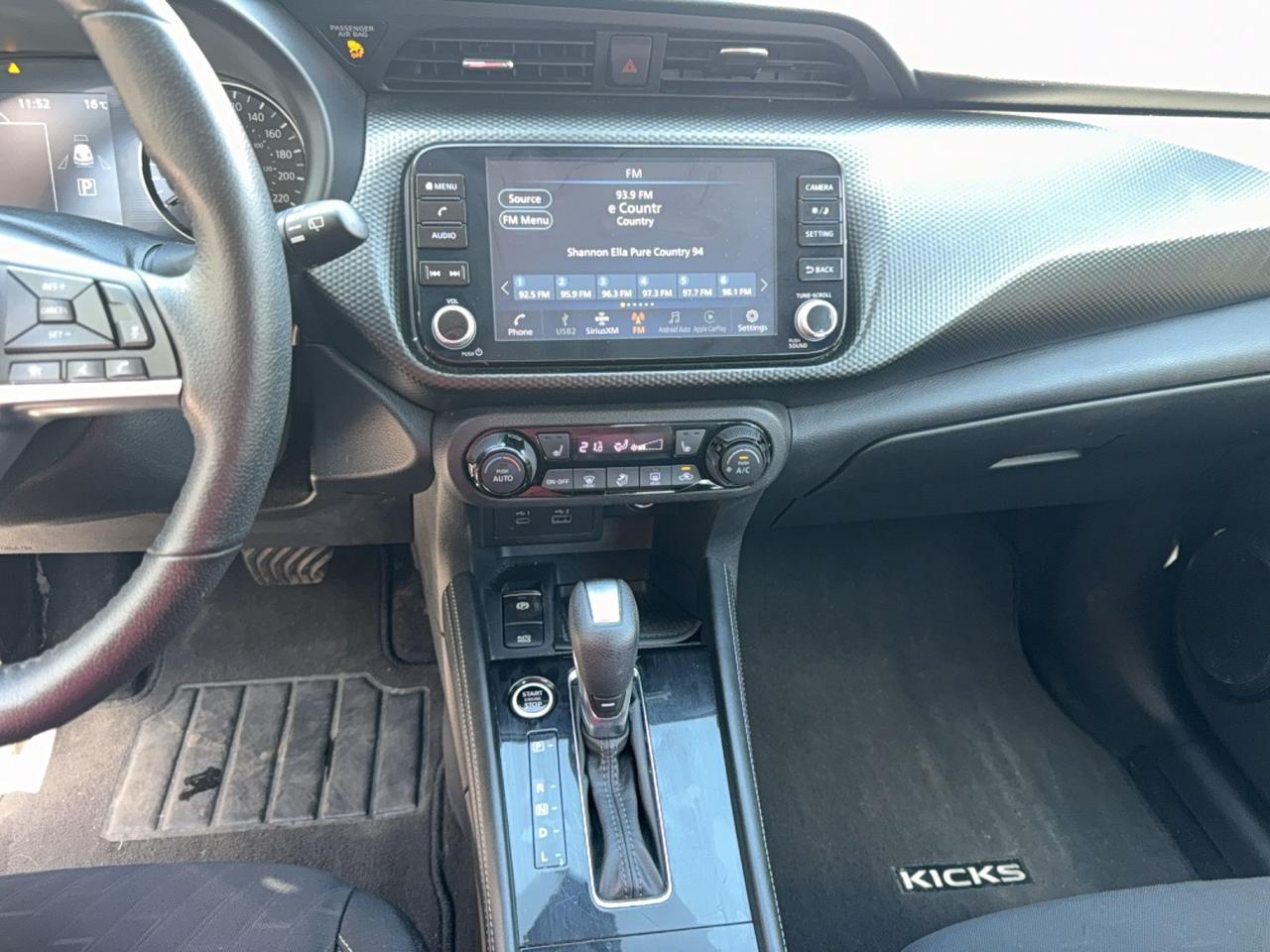 2024 Nissan Kicks SV -  HEATED SEATS - APPLE CARPLAY - ANDROID AUTO - FACTORY WARRANTY Photo