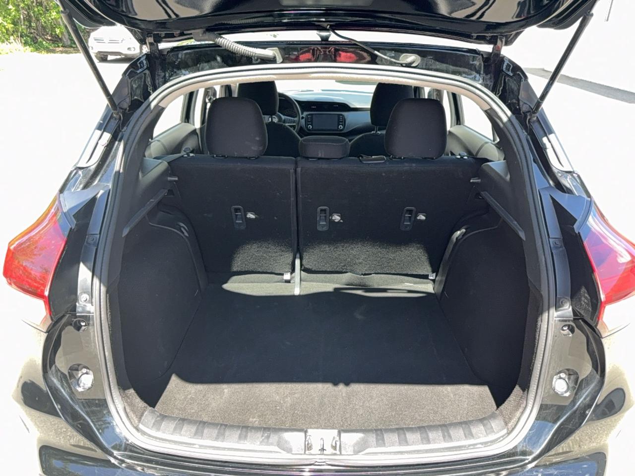 2024 Nissan Kicks SV -  HEATED SEATS - APPLE CARPLAY - ANDROID AUTO - FACTORY WARRANTY Photo
