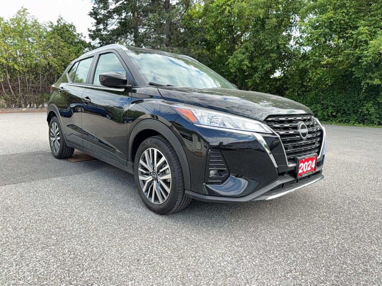 2024 Nissan Kicks SV -  HEATED SEATS - APPLE CARPLAY - ANDROID AUTO - FACTORY WARRANTY Photo