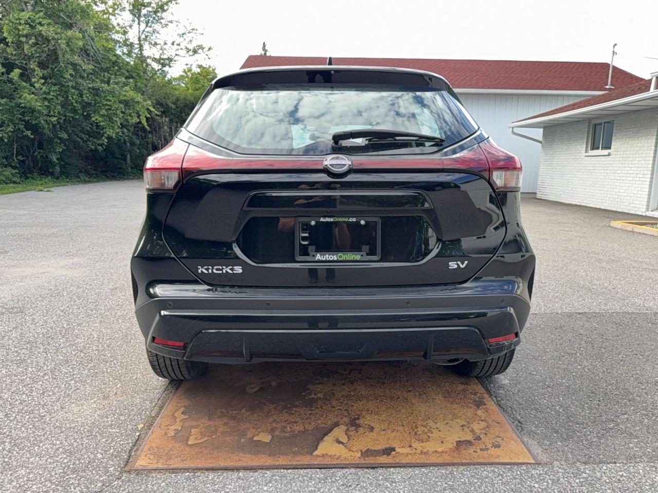 2024 Nissan Kicks SV -  HEATED SEATS - APPLE CARPLAY - ANDROID AUTO - FACTORY WARRANTY Photo3