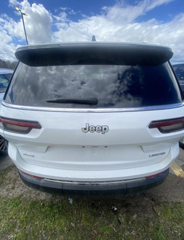 2024 Jeep Grand Cherokee L Limited 4X4 | 3rd Row | Leather | Nav | Adaptive Cruise | Power Liftgate | Power Seat | and More ! Photo