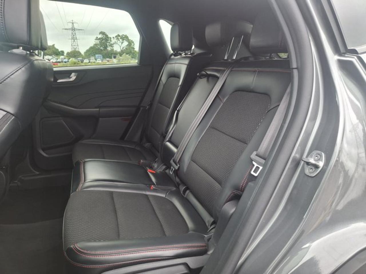 2025 Ford Escape ST-Line AWD | Heated Seats + Steering | Remote Start | Split Leather | and More ! Photo