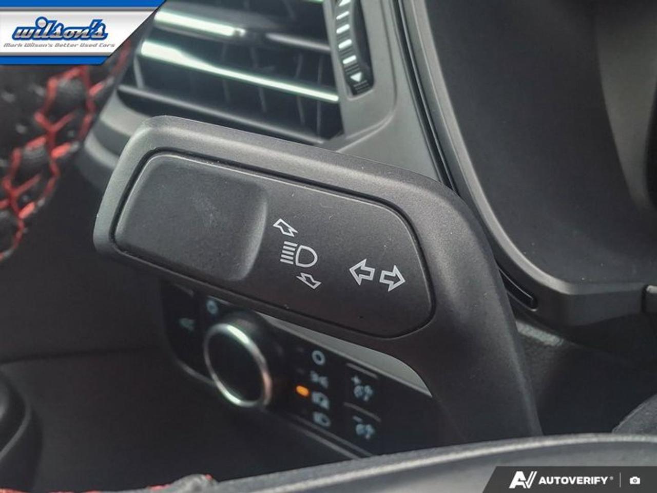 2025 Ford Escape ST-Line AWD | Heated Seats + Steering | Remote Start | Split Leather | and More ! Photo