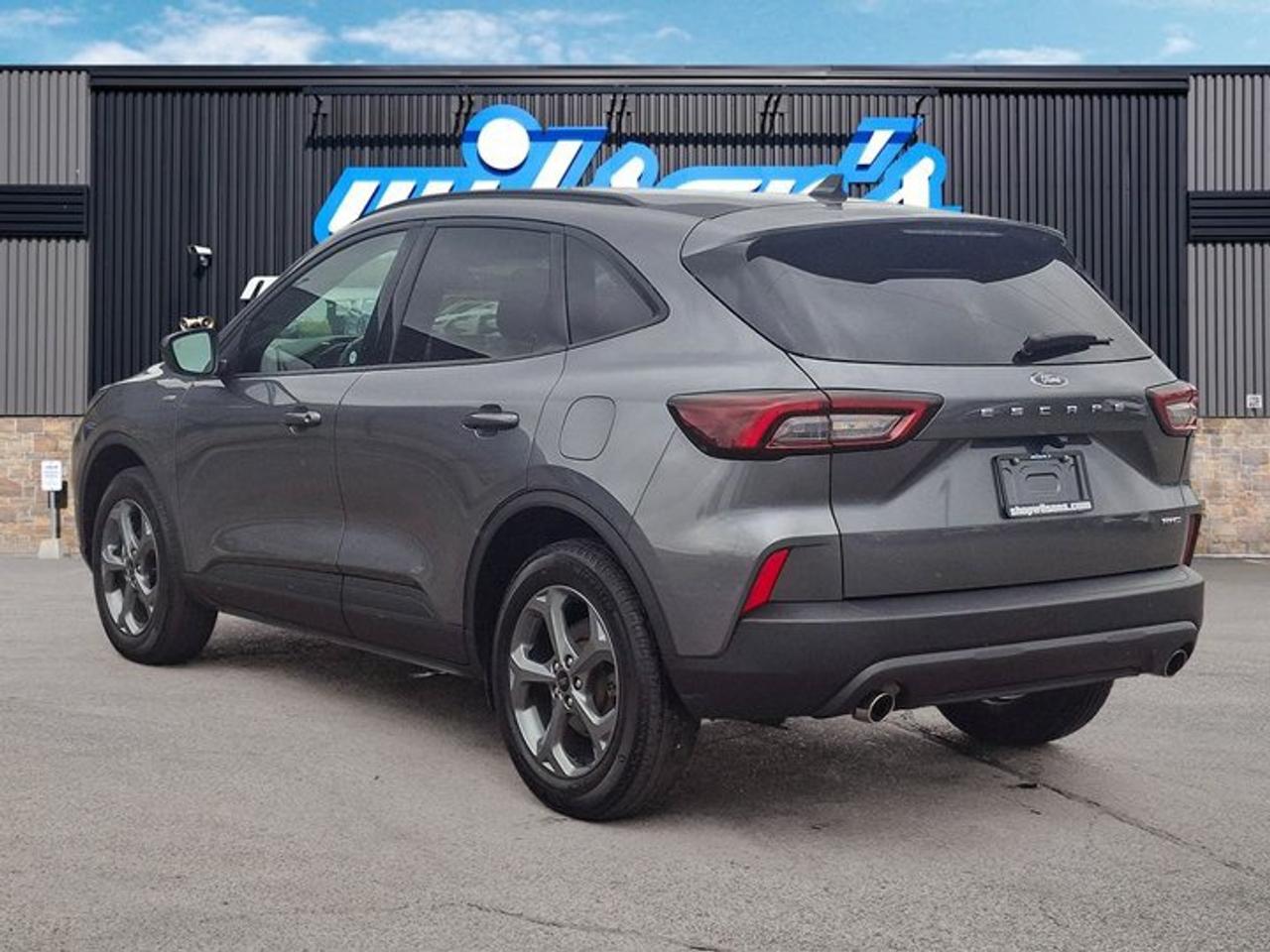 2025 Ford Escape ST-Line AWD | Heated Seats + Steering | Remote Start | Split Leather | and More ! Photo2
